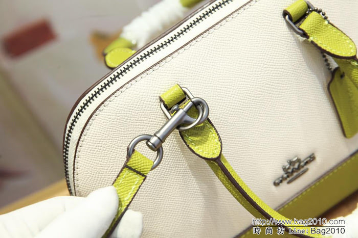 COACH蔻馳 海外代購品質 2018最新顏色 coach24589 全真皮小號貝殼包  Chz1372